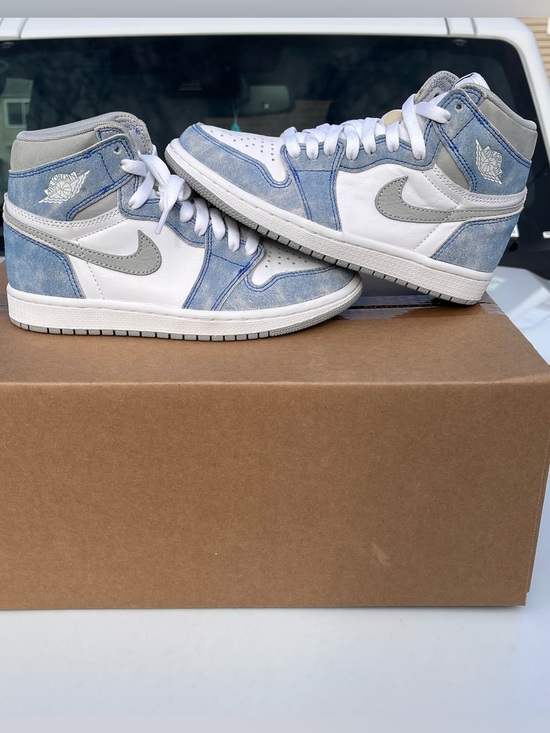 Jordan Shoes - Air Jordan 1 Retro High OG "Hyper Royal"